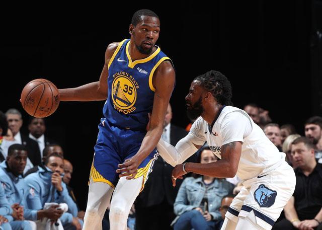 凭借顽强的 凭借顽强的